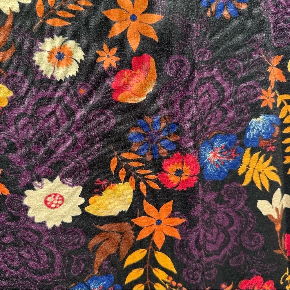 LulaRoe Carly Swing Dress with Front Pocket Loose & Relaxed Fit Stretchy XS 2-4 - Picture 8 of 13